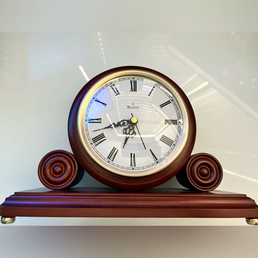 Bulova mantle clock - Picture 1 of 6